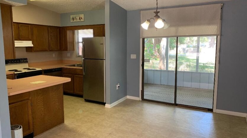 Kitchen/Dining Area