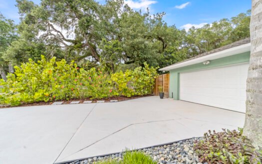 5 Willow Dr., St. Augustine Beach, FL 32080